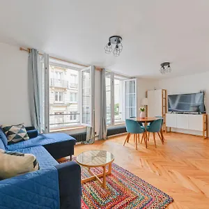 Pantheon Apartment